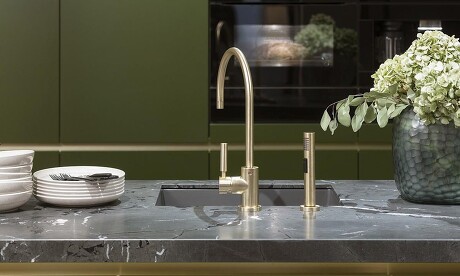 Natursteinarbeitsplatten sind nicht gegen alles gefeit! Natursteinarbeitsplatten sind nicht gegen alles gefeit!