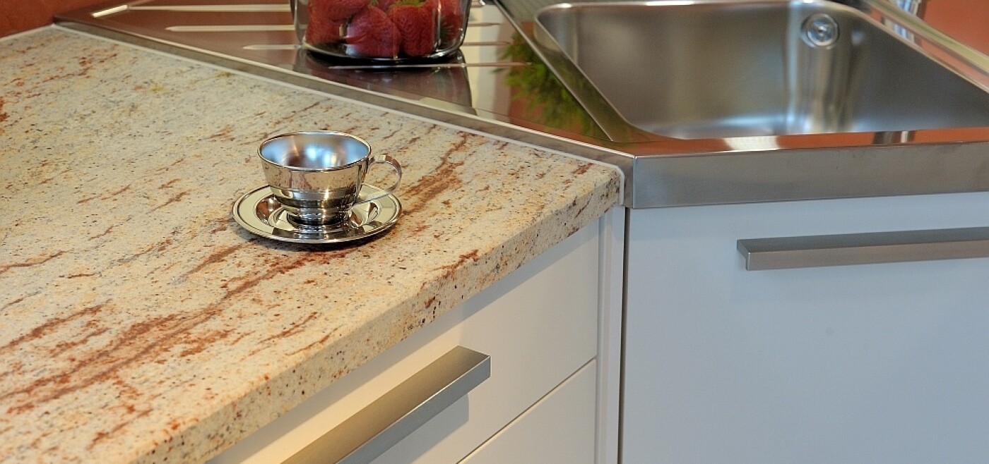 Küchenspüle als Ecklösung – perfekt auf Ihre ergonomischen Bedürfnisse zugeschnitten Küchenspüle als Ecklösung – perfekt auf Ihre ergonomischen Bedürfnisse zugeschnitten