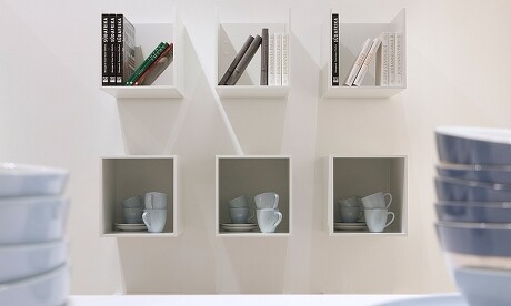 Das Würfelregal passt auch in die Küche – oben geschlossen, wenn nichts verstauben soll, oder offen für besonders große Kochbücher. Das Würfelregal passt auch in die Küche – oben geschlossen, wenn nichts verstauben soll, oder offen für besonders große Kochbücher.