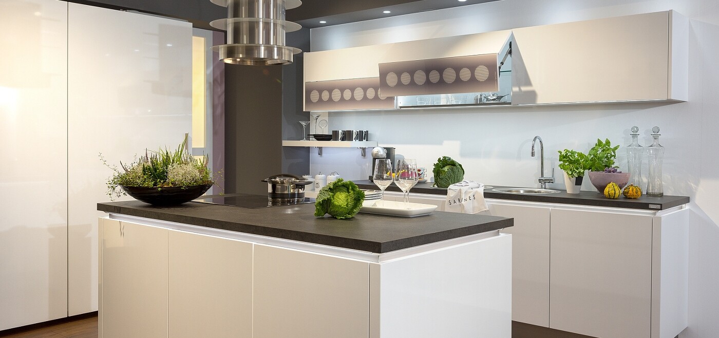 Moderne Küchen machen sich fast unhörbar. Moderne Küchen machen sich fast unhörbar.